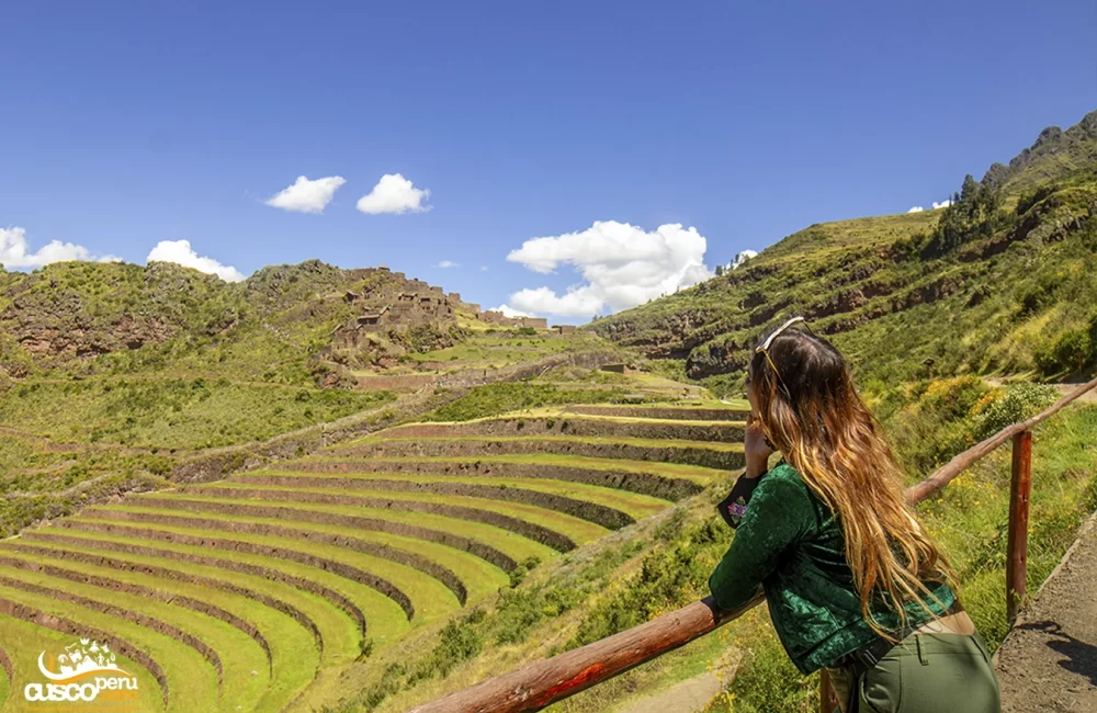 Vista panorámica de los andenes de Pisac - Pisac Tour