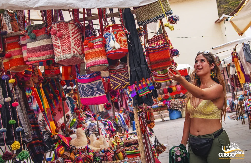 Mercado de artesanato em Pisaq - Vale Sagrado dos Incas