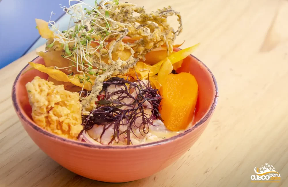 Plato de Ceviche Peruano - Tour gastronómico Cusco