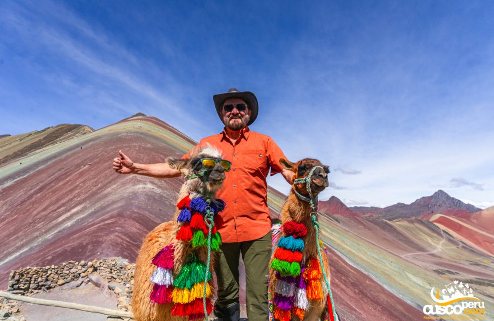 Culture and hiking in the mountain of the 7 colors