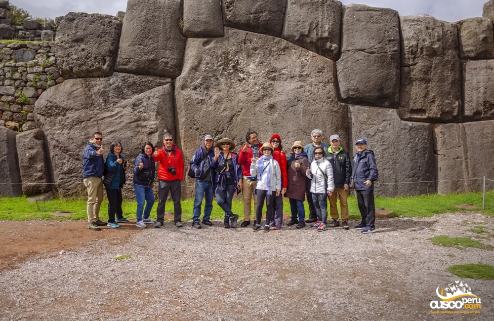 Visit the archaeological park of Saqsayhuaman