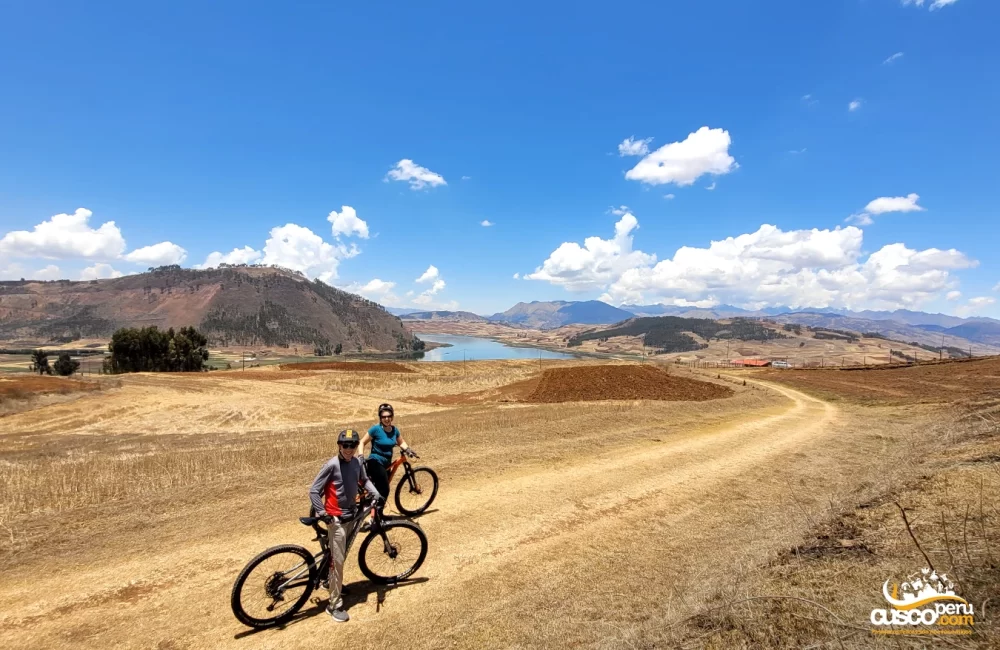 Lagoa Huaypo ciclismo Maras Moray
