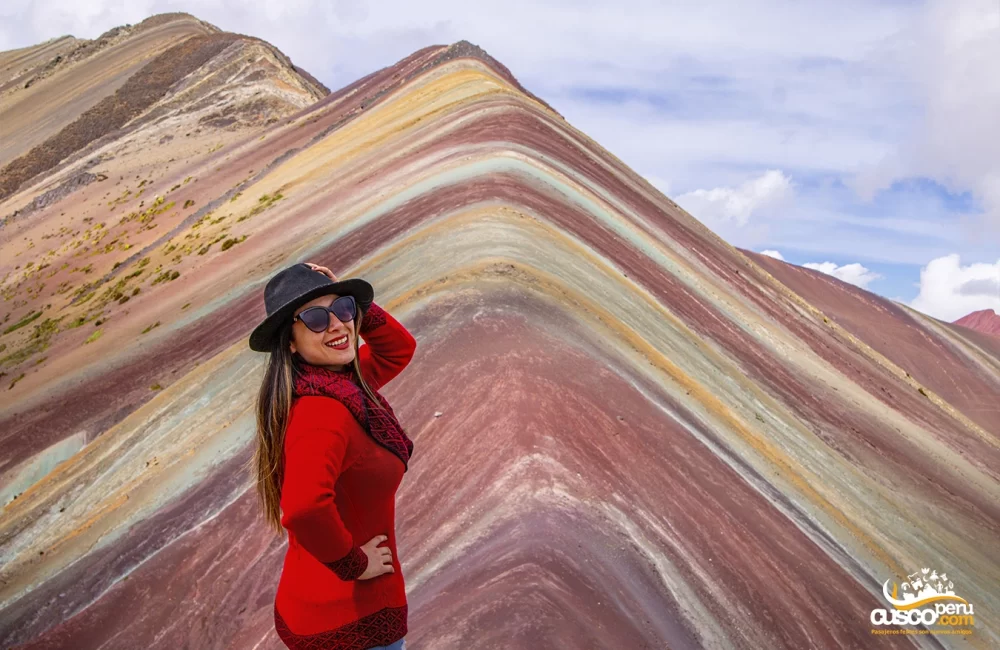 Enjoying the panoramic view on the 7-color mountain