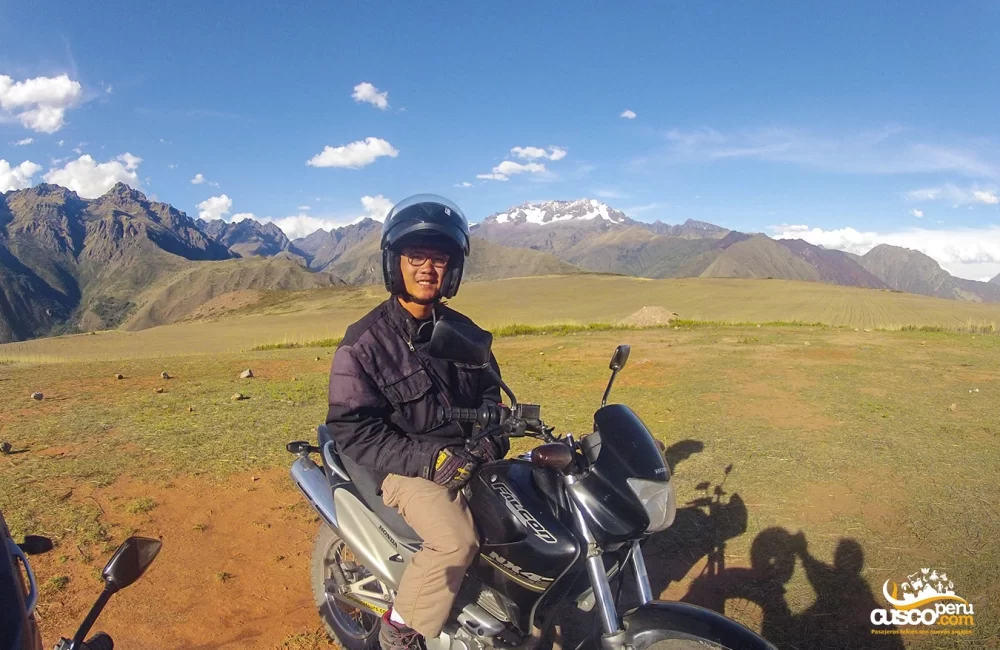 Motorcycle ride through Maras and Moray