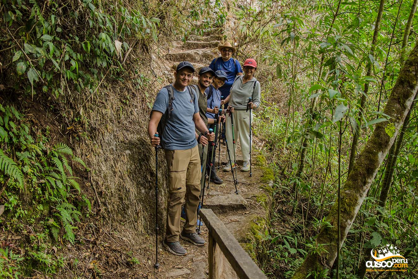 Familia en el Camino Inca. Fuente: CuscoPeru.com